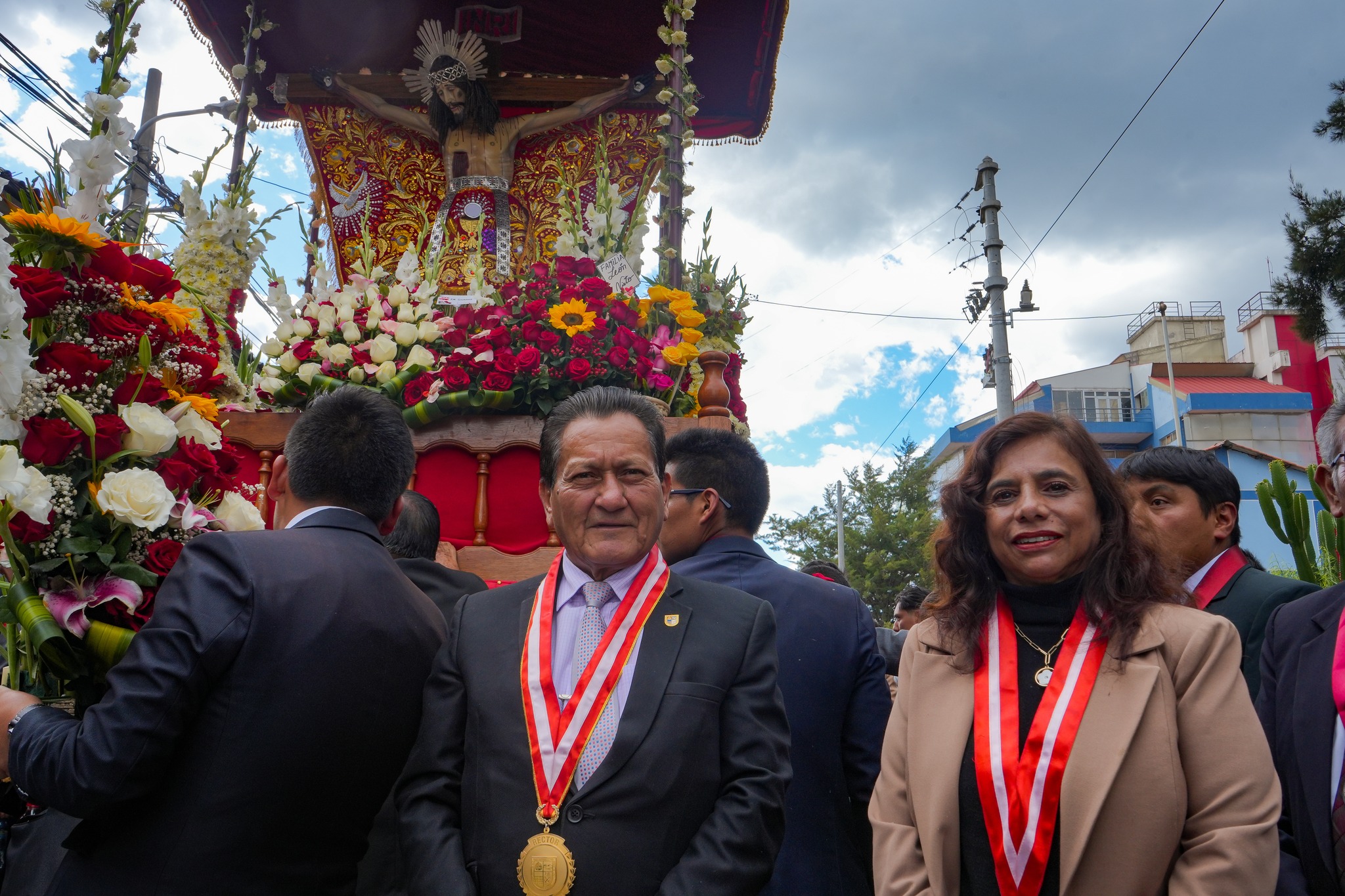 AUTORIDADES DE LA UNASAM PARTICIPARON EN LA PROCESIÓN DEL "SEÑOR DE LA SOLEDAD"