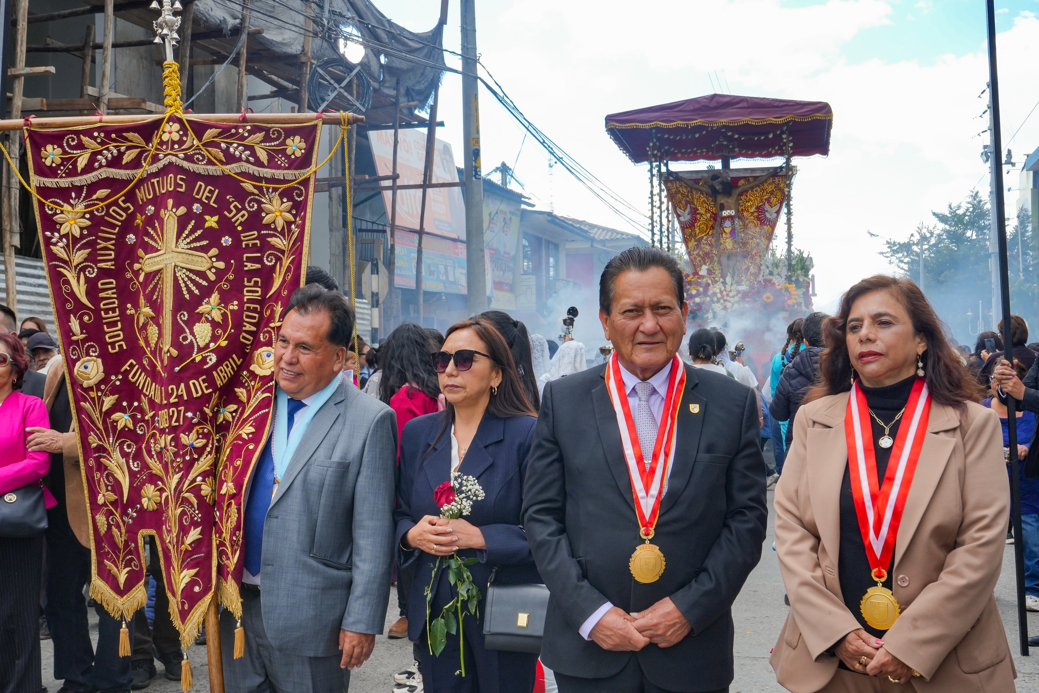 AUTORIDADES DE LA UNASAM PARTICIPARON EN LA PROCESIÓN DEL "SEÑOR DE LA SOLEDAD"