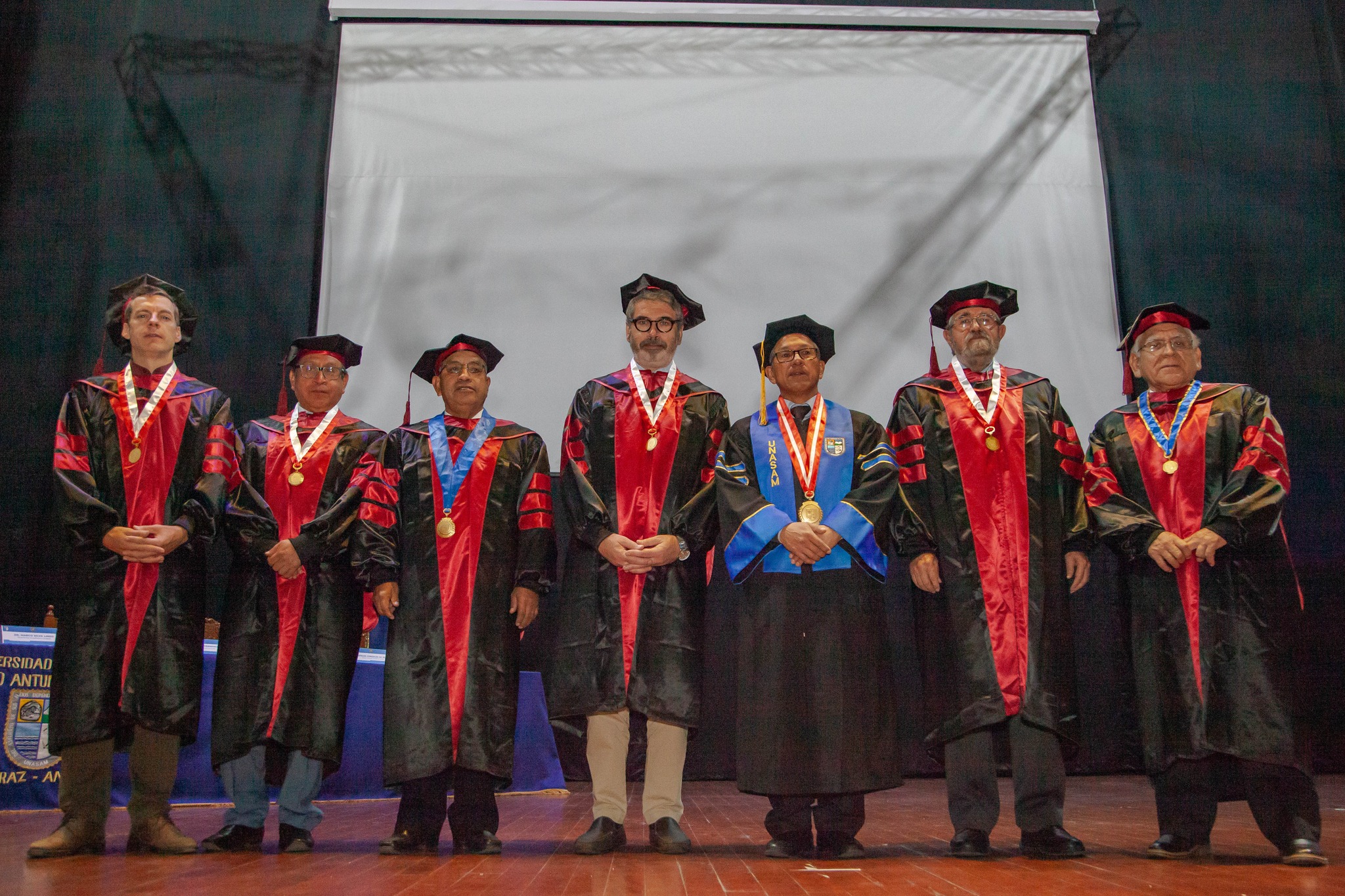 🔵▶️ UNASAM OTORGÓ DISTINCIÓN DE DOCTOR HONORIS CAUSA A DESTACADOS PROFESIONALES