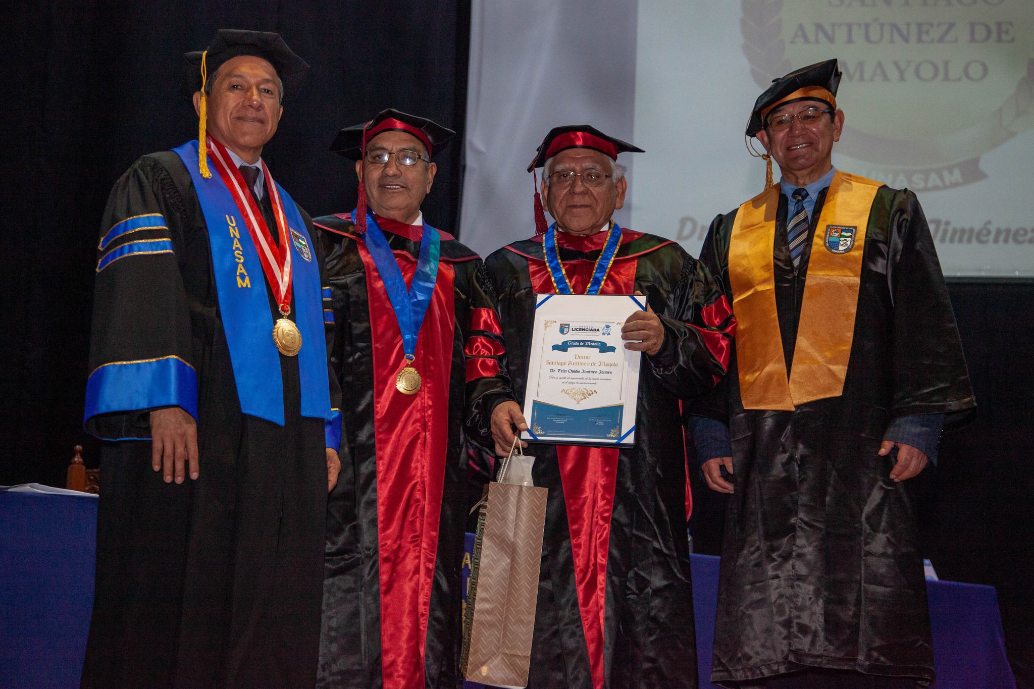 ?▶️ UNASAM OTORGÓ DISTINCIÓN DE DOCTOR HONORIS CAUSA A DESTACADOS PROFESIONALES