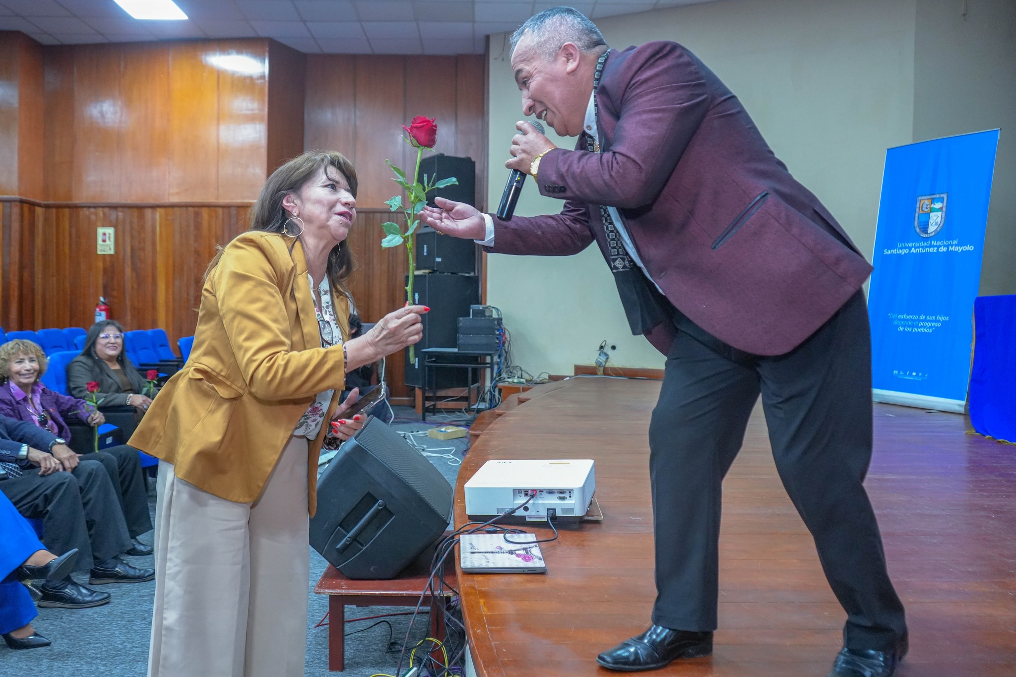 ▶️ UNASAM REALIZÓ HOMENAJE A LAS MADRES