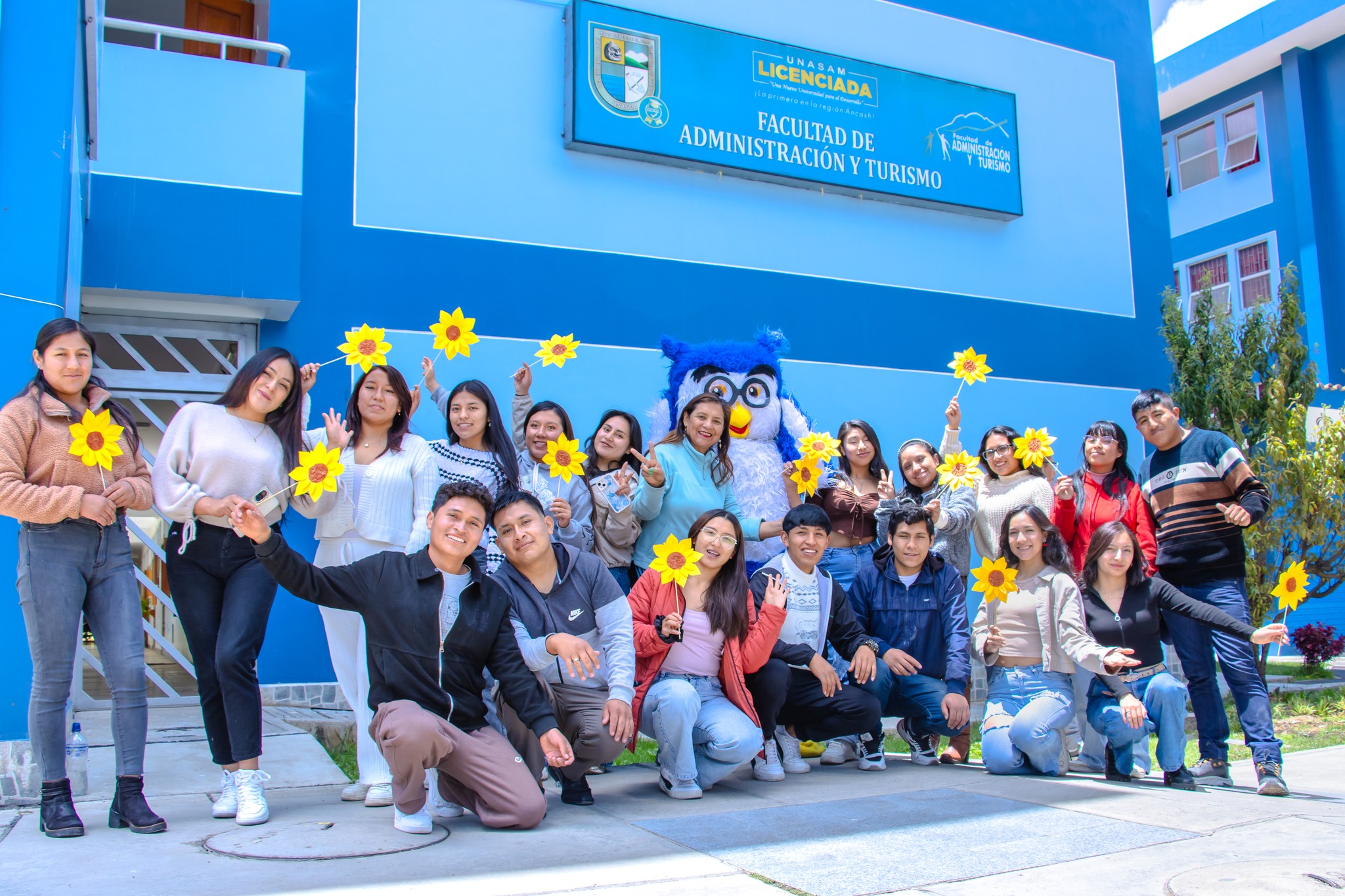 ¡SETIEMBRE TRAE AMISTAD, ESPERANZA Y LA ALEGRÍA DE LA JUVENTUD!
